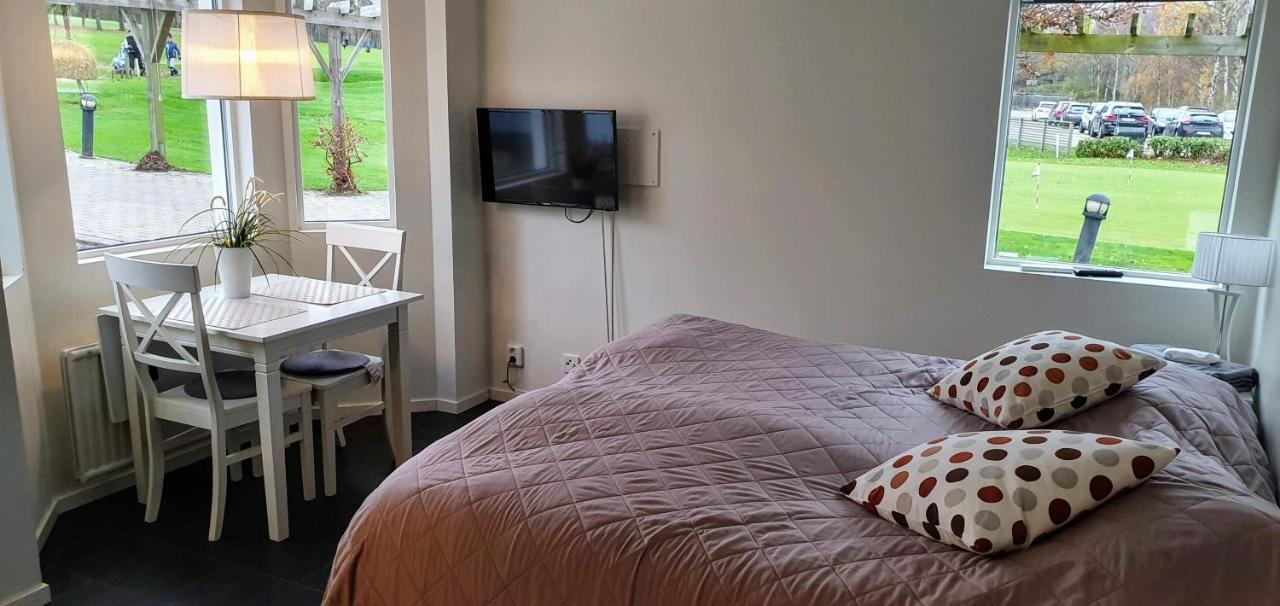 Soederasens Golf Lodge Risekatslosa Esterno foto